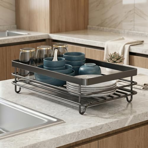 BYM Escurridor de Platos 1 Nivel 34,5 cm con Bandeja de Goteo, Escurreplatos Negro Compacto, Organizador de Cocina con Soporte para Cubiertos, Antioxidante y Ahorra Espacio