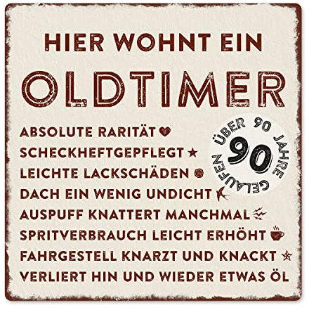 Interluxe Metallschild 20x20cm -Hier wohnt ein Oldtimer 90 - wetterfestes Schild zum 90. Geburtstag Geschenkidee für Papa, Opa, Freund, Kollege oder Nachbar