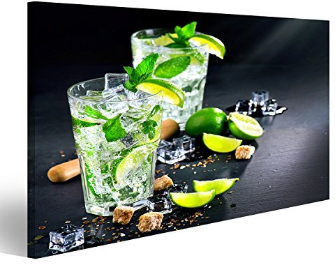 islandburner Bild Bilder auf Leinwand Mojito-Cocktail auf einem Tisch. Sommercocktail mit Rum, Kalk, Minze, Eiswürfeln und braunem Zucker Wandbild, Poster, Leinwandbild KVQ