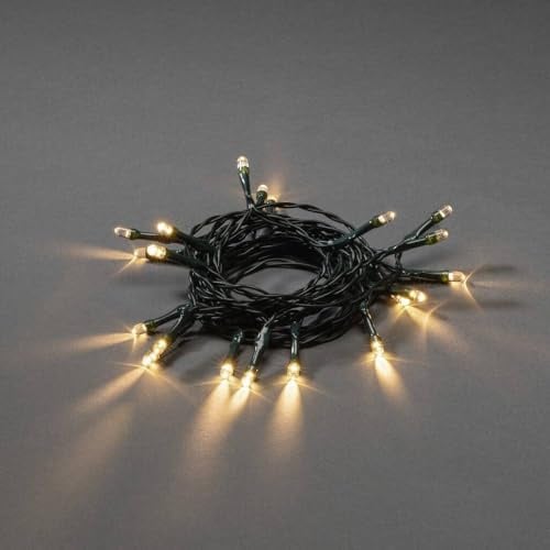 Konstsmide LED Lichterkette, mit an/aus Schalter, 6h Timer, 30 warm weiße Dioden, batteriebetrieben, Innen, grünes Kabel, 3 x AA 1.5V (exkl.) - 1469-100