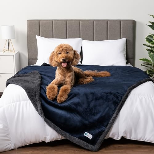 PetAmi Wasserdichte Hundedecke für mittelgroße und große Hunde, Welpen, Katzen, Überwurf für Couch, auslaufsicherer Schutz, Sherpa-Fleece, wendbar, weich, waschbar, 203 x 152 cm, Marineblau