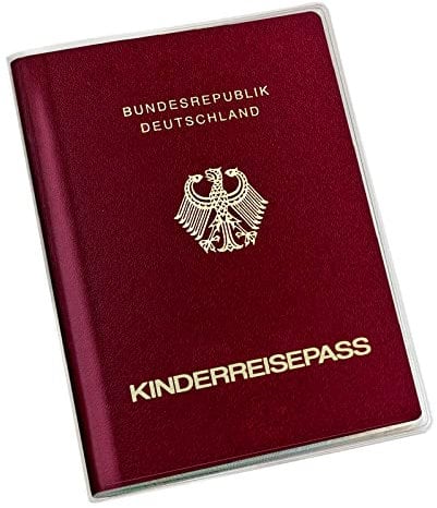 Karteo Kinderreisepass Hülle Schutzhülle transparent, reißfest, durchsichtig, 128 x 92,5 mm, für Kinder Reisepass, passt für den neuen Reisepass ab April 2017, Made in Germany