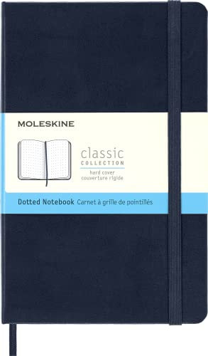 Moleskine Classic Notebook, Taccuino con Pagine Puntinate, Copertina Rigida e Chiusura ad Elastico, Formato Medium 11,5 x 18 cm, Colore Blu Zaffiro, 208 Pagine