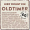 Interluxe Metallschild 20x20cm - Hier wohnt ein Oldtimer 60 - Schild zum 60. Geburtstag sechzig witziges Schild aus Metall