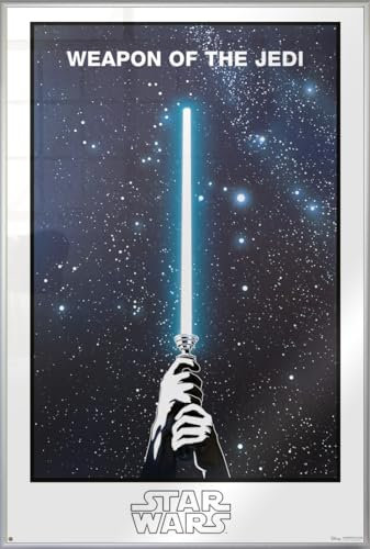 Close Up Star Wars - Weapon of The Jedi - Gerahmtes Poster (Leuchtet im Dunkeln - Glow In The Dark - Lichtschwert Plakat) (Größe: 61cm x 91,5cm)