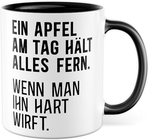 Humor Tasse mit Spruch – Geschenk Ein Apfel am Tag hält alles fern. Wenn man ihn hart wirft. – Kaffeetasse 330ml aus Keramik – Sarkasmus Kollege Kollegin Büro Kaffee-Becher