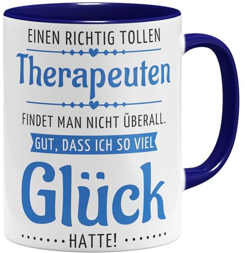 OM3® Therapeut Kaffee-Tasse mit Spruch - Geschenk für Physiotherapeuten - Dankeschön - Physio Ergo Praxis Krankengymnastik - Keramik Becher - 11oz 325ml - Beidseitig Bedruckt - Dunkelblau
