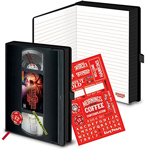 empireposter Stranger Things - S2 - VHS - Offizielles Premium Lizenz-Notizbuch im A5 Format - Größe 15x21 cm