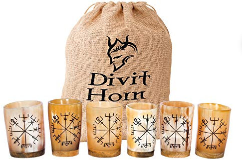 Divit Véritable corne à boire Viking avec présentoir en bois | Corne à boire de la bière médiévale authentique | Décorations en laiton et pochette cadeau en lin incluses. (White shot glass, 35ml)