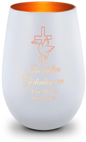 GRAVURZEILE Deko Windlicht aus Glas mit Gravur - Im Stillen Gedenken - Personalisiert mit Namen & Datum - Grabschmuck und Grabkerze - Trauerlicht zur Beerdigung oder als Andenken - Weiß/Bronze