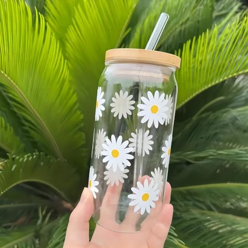 JZSMY Iced Coffee Glasses Cup with Bamboo Lid and Glass Straw, 500ml Daisy Aesthetic Cup, Beer Can Shaped Flower Mug for Women, Cute Tumbler Cup for Friend Birthday Valentine Christmas