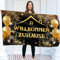 Willkommen Zuhause Banner 150 x 90 cm – Herzlich Willkommen Girlande – Willkommen Zurück Deko – Lebendiger Digitaldruck – 110 Den Polyester – Doppelnaht (Schwarz & Gold)