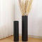 KAYLETIN Hohe Bodenvasen, Große Bodenvasen 2er-Set, Hohe Blumenvase für Pampasgras, Schwarze Metallvase für Wohnzimmer, Eingangsbereich, Büro, Esszimmer, Schlafzimmer, Kamin, Wohnecke