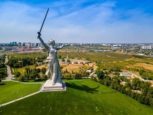 AluVerbund-Bild 120 x 90 cm: Wolgograd, Russland. Luftaufnahme der Statue ?Das Mutterland Ruft? nach der Restaurierung auf dem Mamaev-Hügel (175390983)