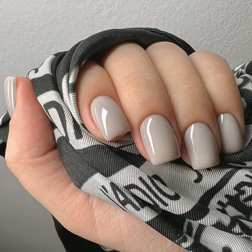 Faux Ongles Court MouyouGlow,Carré Gris Clair Pâle Unicolore Glossy Press on Nails avec Colle à Ongles,Light Grey Brillant Acryl Fake Nails