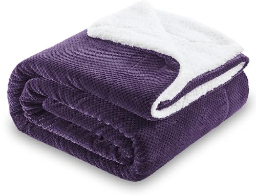 SOCHOW Waffel Sherpa Fleecedecke, superweiche, flauschig warme, leichte, Wendeplüschdecke für Bett, Sofa und Couch, 150 x 200 cm Tiefviolett