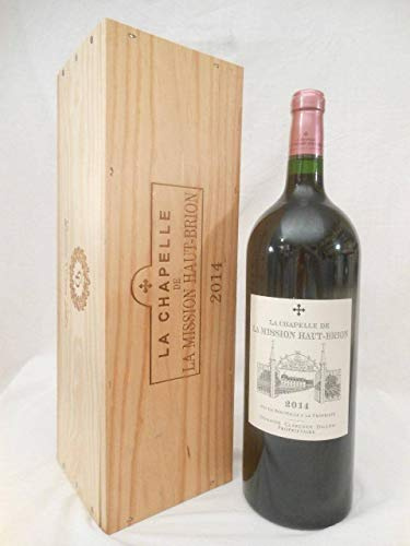 caisse un magnum 150cl pessac-léognan la chapelle de la mission haut-brion rouge 2014 - bordeaux france - une bouteille de vin