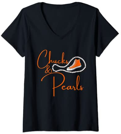 Damen Chucks and Pearls 2021 HBCU Black Girl Magic Orange T-Shirt mit V-Ausschnitt