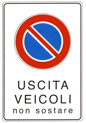 NEW CARTELLO SEGNALETICO - uscita veicoli non sostare - Adesivo Extra Resistente, Pannello in Forex, Pannello In Alluminio (ADESIVO 30X42 CM)