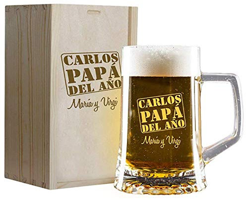 Jarra de Cerveza grabada con su Nombre, el Texto 'papá del año' y el Nombre en caja de madera personalizada