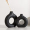 Donut Vase Deko, Matt Blumenvasen aus Keramik 2er-Set für Wohnungsdeko Tischdecko, Trockenblumen Vasen, Beige, Schwarz, Grau, Vase, Modern Keramikvase, Deko Höhe Vasen Set (L+M) (Schwarz)