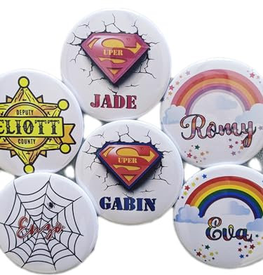 Grand badge/magnet/miroir/porte clé personnalisé Prénom de 56 mm - 12 choix de fond à choisir pour homme/femme/fille ou garçon