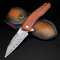 Zingbee Damast Taschenmesser Klappmesser mit Flipper & Clip, VG10 Damaststahl Klinge, Kugellager Einhandmesser, Gelb Sandelholz Griff, Lederscheide & Geschenkbox – Für Camping Jagd Outdoor Angeln