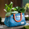 Dekoleidenschaft Pflanzer Handtasche aus Polyresin, blau, Pflanztopf in Taschenform, Blumentopf, Pflanzgefäß, Gartendeko für Draußen, Pflanzschale