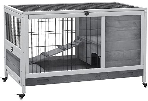 PawHut Gabbietta per Conigli e Porcellini d'India Conigliera con 4 Ruote, Casetta, Rampa e Vassoio Rimovibile, Legno Naturale, Grigio, 90x53x59 cm