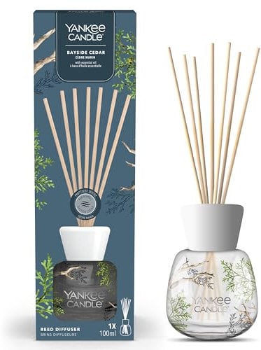 Yankee Candle Signature Diffusore a bastoncini | Cedro della baia | 100 ml | Fino a 10 settimane di fragranza | Confezione riciclabile | Un regalo perfetto per una donna
