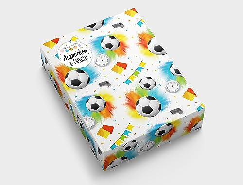 Geschenkpapier für Jungen Fussball Geschenkverpackung für kleine Geschenke Kindergeburtstag Mitgebsel Gastgeschenke verpacken Kindermotiv (12 Bögen in DIN A3 + 12 Aufkleber + 50 Verschlusspunkte)