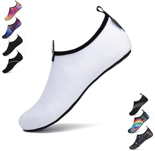 SAGUARO Chaussures Aquatiques Chaussons de d'eau Plongée Chaussettes Aqua pour Piscine et Plage Sports Nautiques Natation Surf Voile Mer Rivière pour Homme Femme(Blanc, 38/39 EU)