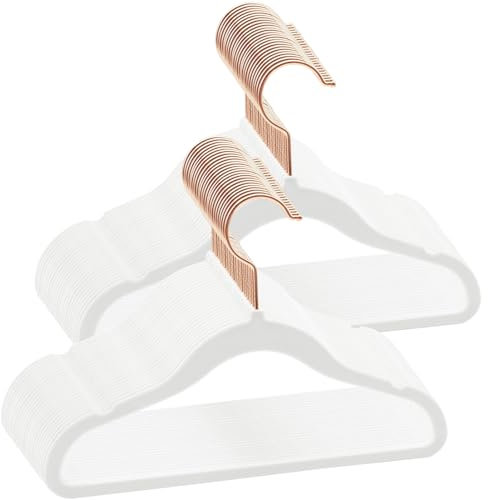 ABHENG Perchas infantiles de terciopelo, Paquete de 50, Antideslizantes, Suaves, Finas, Gancho Giratorio 360°, Diseño de Hombros con Muescas para Niños, 30 x 0,6 x 20,5 cm (L x B x H), Blanco,AFY0350W