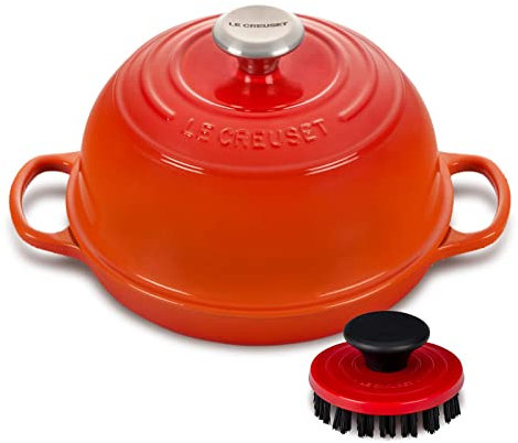 Le Creuset Pacchetto di forno di pane in ghisa smaltata con spazzola di pulizia in nylon da 3 1/4 - fiamma