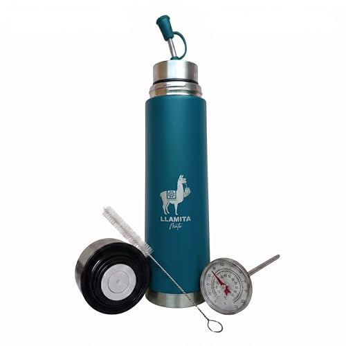 Llamita Thermos per Yerba Mate 3 in 1 - Borraccia Termica in Acciaio Inox con Tazza Integrata e Cannuccia (Bombilla) - Sistema auto-cebante (Verde Militare, 750)