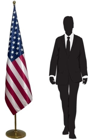Drapeau américain. Drapeau des États-Unis avec mât avec pied. Code CN7-USA