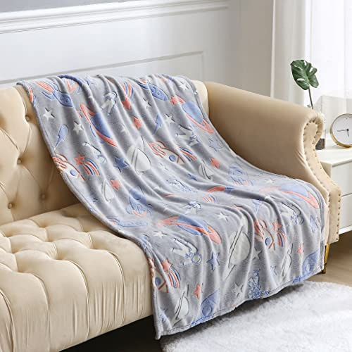 Glow in the Dark Fleece Blanket Throw for Winter, Space Kids Blanket for Bed, 100 x 150cm Super Soft Plush Pink Blanket for Girls Boys, Warm Gifts for Birthday (Space Design)