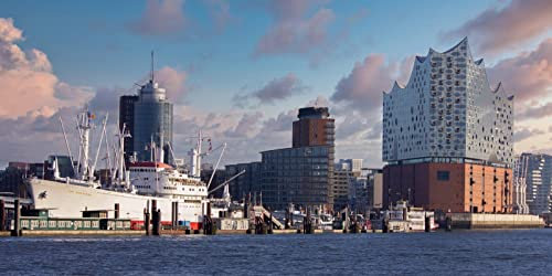 Panorama Leinwandbild rahmenlos - Fotomotiv: Blick auf die Elbphilharmonie und die Cap San Diego im Hamburger Hafen - Fotos/Bilder/Wandbilder/Souvenirs, Größen Name: 80 x 40 cm
