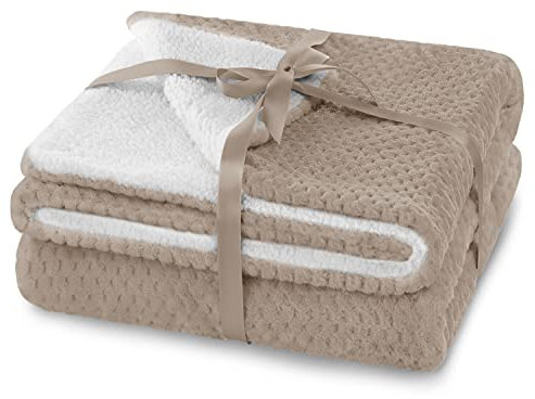 AmeliaHome Kuscheldecke 220x240 cm zarte Steppung Sherpa Lammfelloptik Wohndecke Shleepy Cappuccino