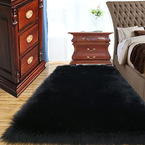 ABWXN Faux Sheepskin Fur Rug 90x150 cm Fluffy Shaggy Rugs, Soft Furry Area Rug for Bedroom Bedside Living Room - Black