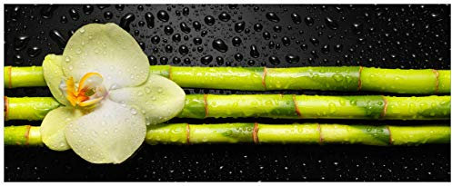 Wallario Glasbild Grüne Orchidee mit Bambus auf schwarz - Regentropfen - 50 x 125 cm Wandbilder Glas in Premium-Qualität: Brillante Farben, freischwebende Optik