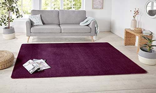 Hanse Home Nasty Teppich – Wohnzimmerteppich Flauschiger Kurzflor Einfarbig Unifarben für Esszimmer, Wohnzimmer, Kinderzimmer, Flur, Schlafzimmer, Küche – Uni Brombeere, 160x240cm