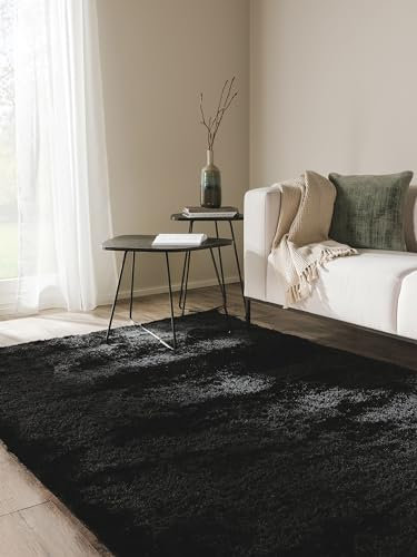 benuta Nest Hochflorteppich Whisper - Schwarz 80x150 cm - Weicher Teppich für Schlaf- und Wohnzimmer - Pflegeleicht - Fußbodenheizung Geeignet