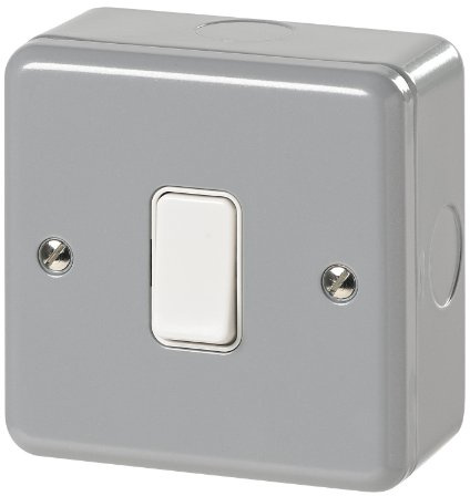 MK Metalclad Plus K3591 ALM 10A 1G Single Pole 2-Way Switch