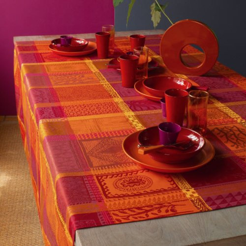 Garnier Thiebaut Tischdecke Mille Wax Damast Ketchup rund Ø 180 cm