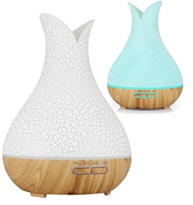 Elektrische Aroma-Diffusor für ätherische Öle mit Alexa und Google Home. 4-in-1 Duftlampe, Deko, Luftreiniger und Luftbefeuchter für Schlafzimmer, Büro, Yoga (Weißer Deckel, Heller Holzboden)