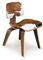 NEUERRAUM Ergonomischer Walnuss Kuhfell Esszimmer Stuhl mit gefedertem Rückenteil. Echtes Walnuß Furnier und echtes Kuhfell.