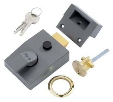 Yale Lock With Manual Deadlocking (60mm backset)