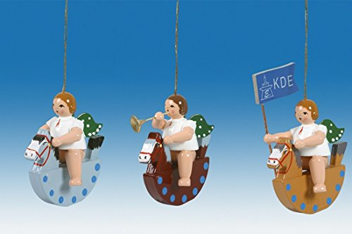 Rudolphs Schatzkiste Christbaumschmuck Engel auf Schaukelpferd mit Fahne 4 teilig ohne Krone Höhe 6cm NEU Baumbehang Weihnachten Baumschmuck Christbaumbehang Holzschmuck Holz Seiffen Erzgebirge