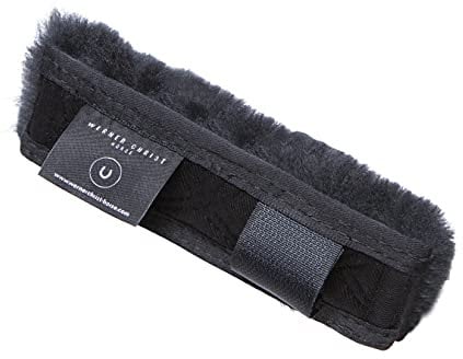 Werner Christ ® Kinnkettenschoner aus Lammfell – Kinnkettenunterlage aus echtem Fell für Pferde Trensenzaum, Halfter, Kopfstück & Zaumzeug, Schutz für Riemen und Kette in schwarz-grau